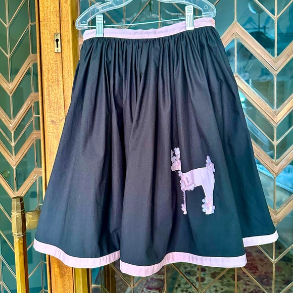 Tartine et Chocolat Black and Pink Poodle Girls Skirt Size 8. NWT
